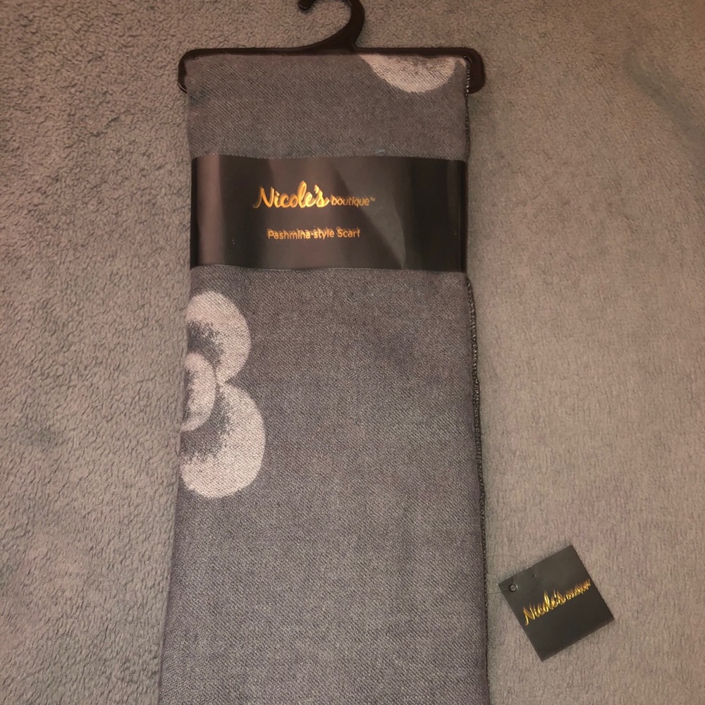 Nicole’s boutique pashmina